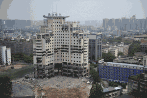 川音大厦爆破拆除 我院全力做好安全转移工作 川音大厦爆破拆除 我院全力做好安全转移工作